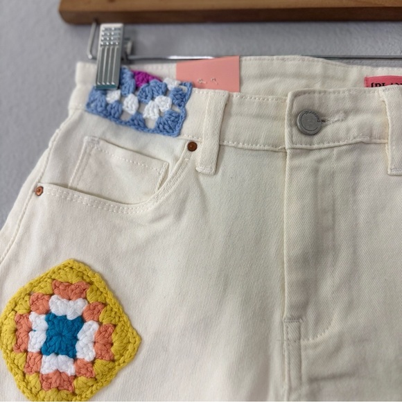 New Blank NYC Cream Jean Shorts with Colorful Crochet Patches Girls Kids Size 12 - Picture 8 of 16